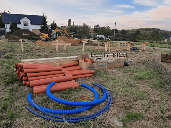 Zdjęcie z budowy: Wykonywanie wykopu pod płytę fundamentową - prace przygotowawcze