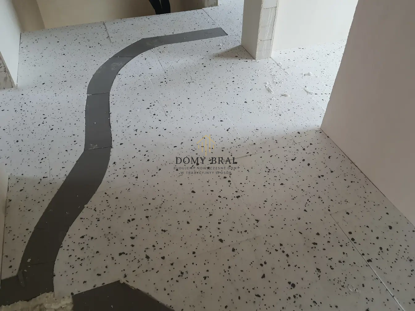 Zdjęcie z budowy: Rury rekuperacji w warstwie ocieplania podposadzkowego