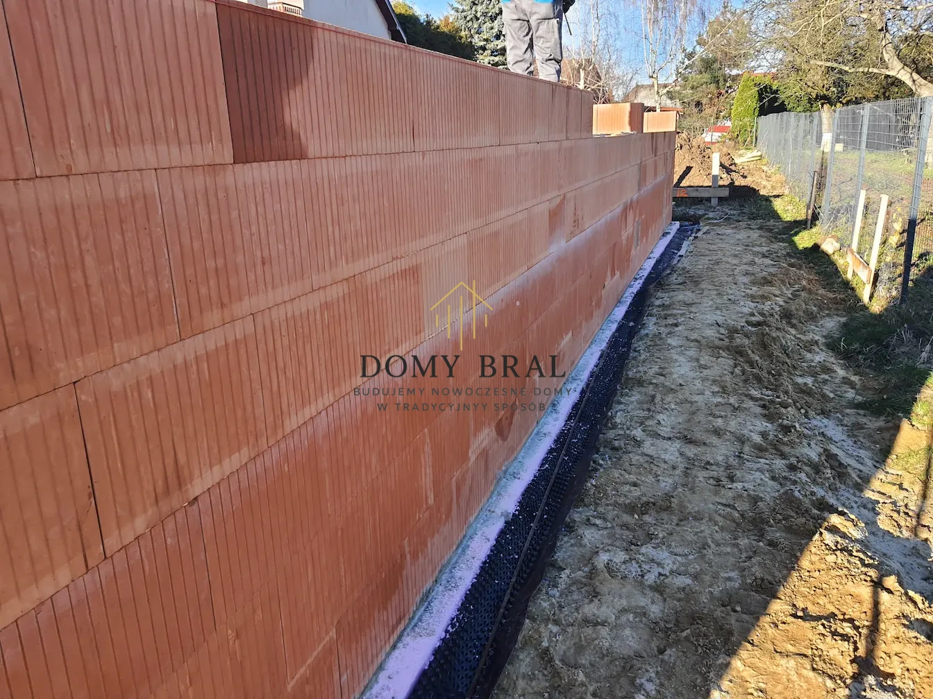 Zdjęcie z budowy: Początek murowania ścian parteru z pustaków ceramicznych