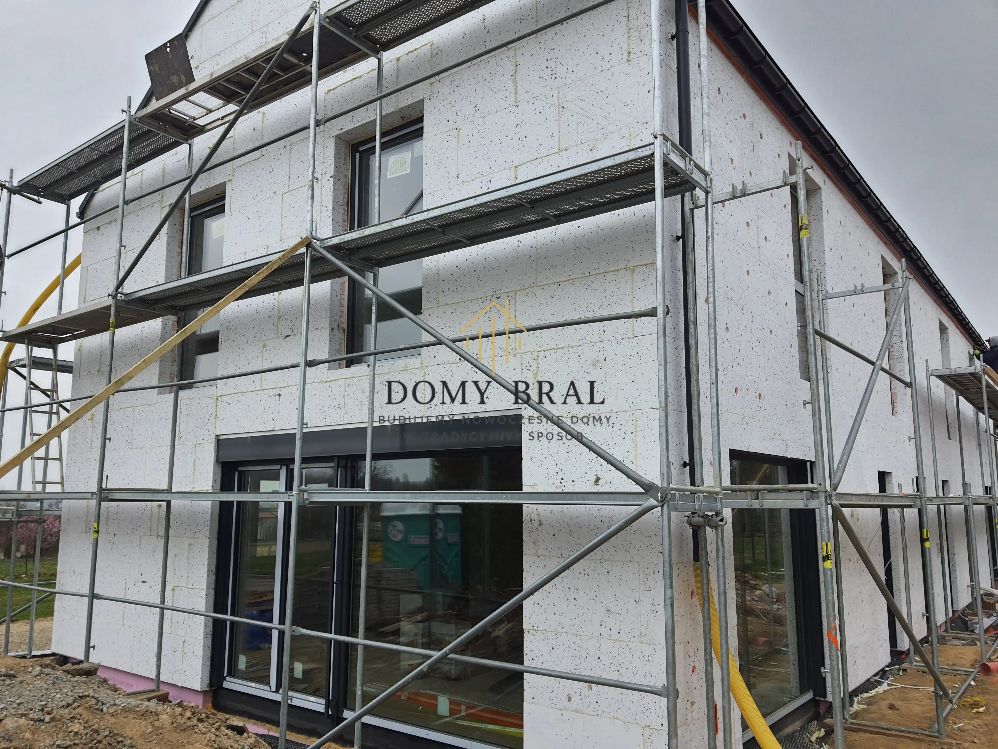 Zdjęcie z budowy: Montaż styropianu 20cm na elewacji domu