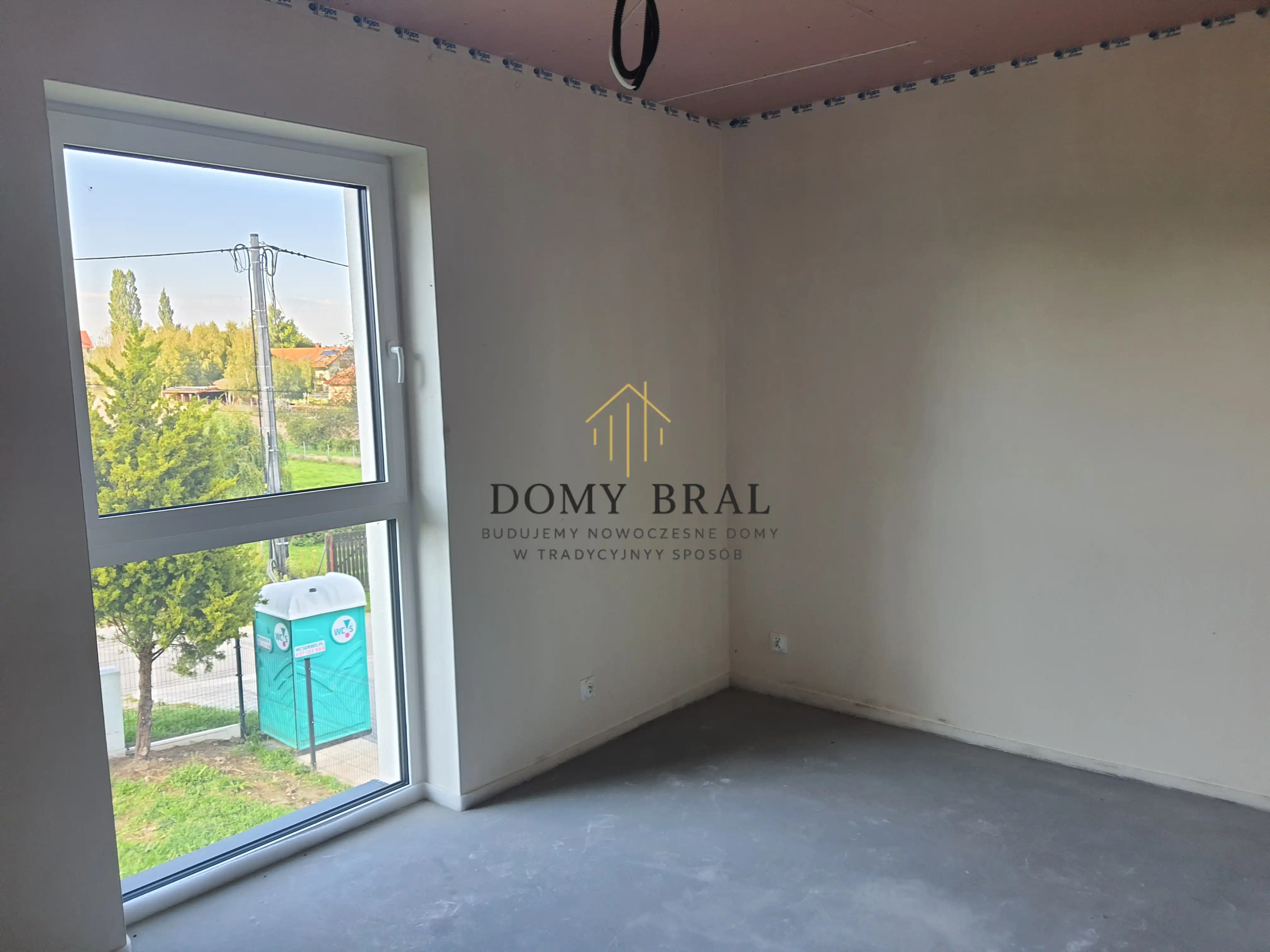 Zdjęcie z budowy: Tynki wewnętrzne, stolarka okienna, okna