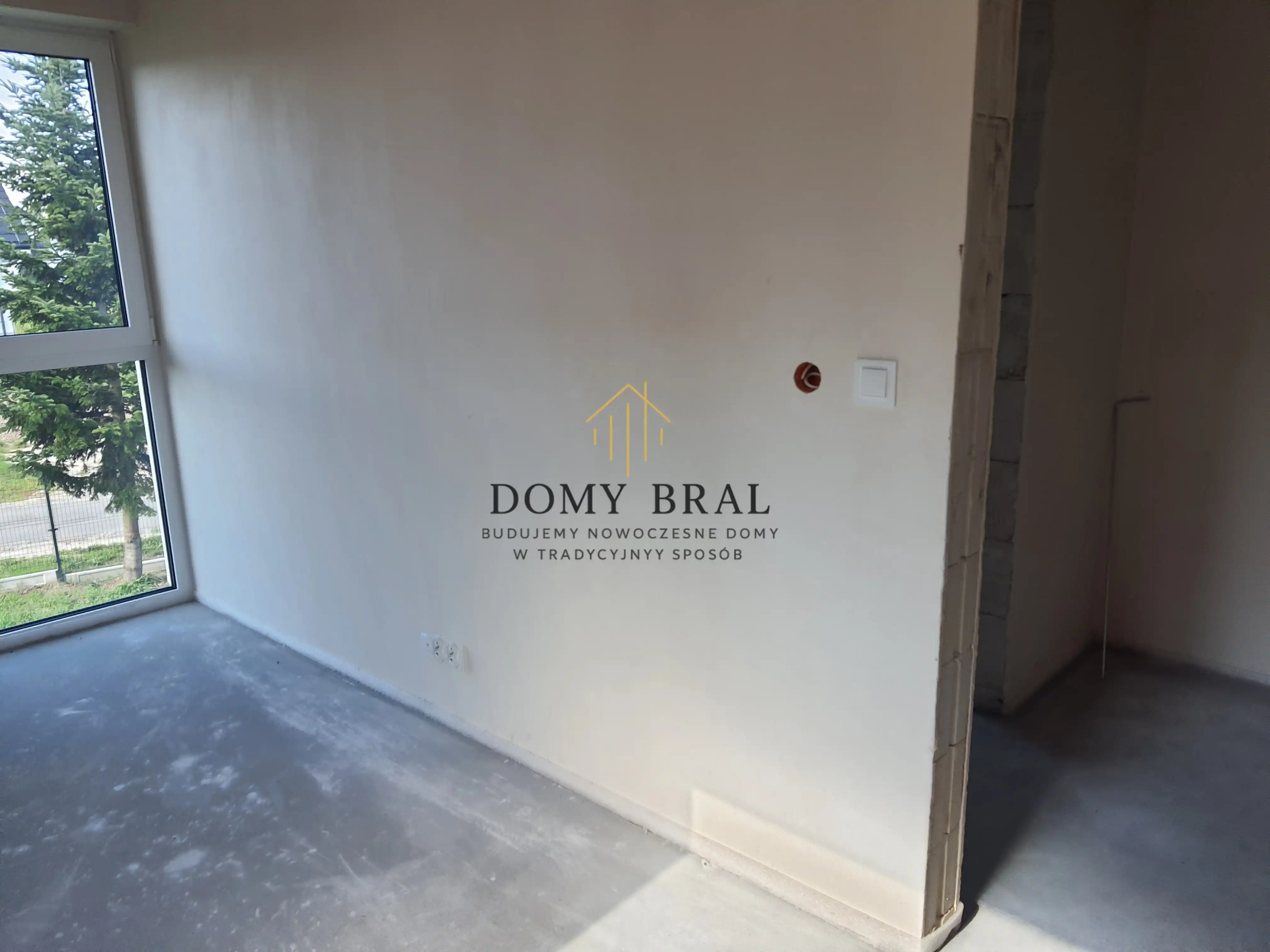 Zdjęcie z budowy: Tynki wewnętrzne, stolarka okienna, okna